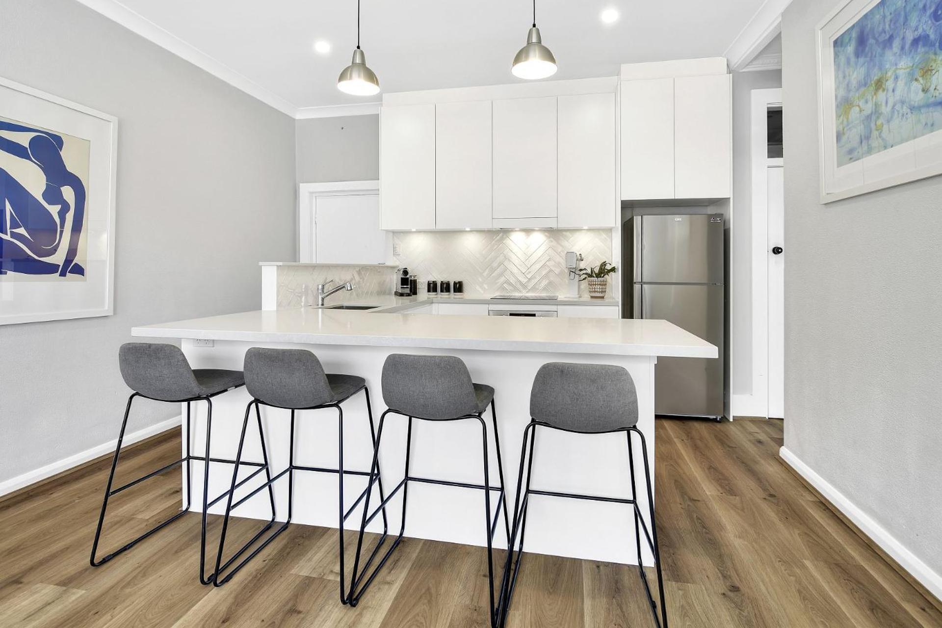Stylish, Sunny & Spacious 2 Bedroom Apartment, Mosman Сидней Экстерьер фото